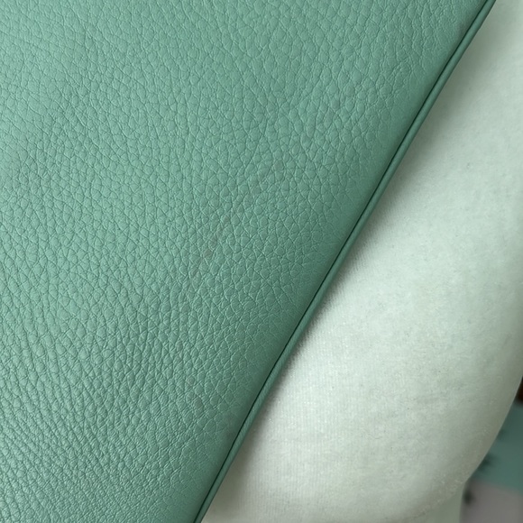 Bright and fun greenish blue Kate Spade wristlet - Picture 3 of 6